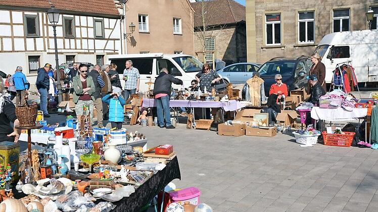 Der "Original M&uuml;rschter Tr&ouml;delmarkt" ist im Gegensatz zum st&auml;dtischen Markt immer gr&ouml;&szlig;er geworden.  Foto: Bj&ouml;rn Hein