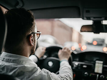 Fahrzeugschein auf dem Handy: Bund startet neue App