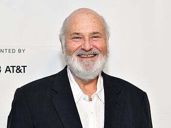 Rob Reiner Nach zahlreichen Liebeskomödien inszenierte Reiner zuletzt mit "LBJ" (2016) und "Shock and Awe" (2017) wieder ambitioniertere Filme. Mitte Dezember starben der Regisseur und seine Frau Michelle unter tragischen Umständen. Mutmaßlich hat ihr eigener Sohn Nick sie ermordet.