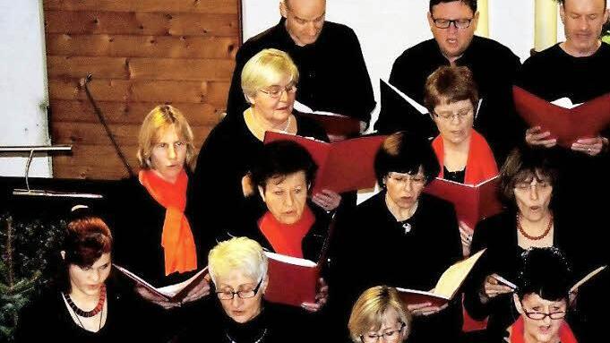 Stefan Wissner und Fritz Schäfer (hinten v. l.) singen als Tenöre im Kirchenchor, treten aber mit großem Erfolg immer wieder auch als Gesangs-Duo auf. Foto: Dieter Gropp