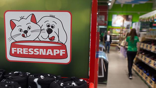 Riesen-R&uuml;ckruf bei Fressnapf: Salmonellen in beliebten Katzen- und Hundefutter entdeckt