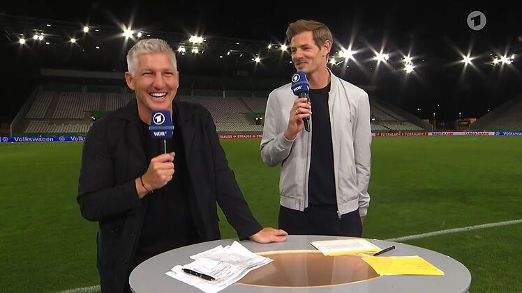 "Das ist genial!" Schweinsteiger (links) freut sich über Schlüters Überleitung.