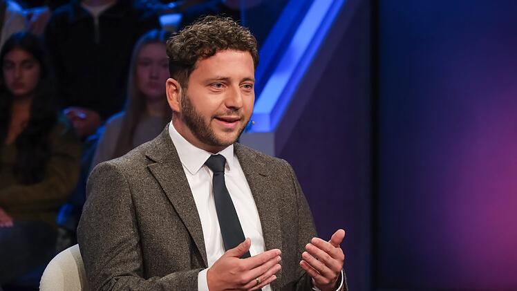 "Es kann auch scheitern", sagte Gr&uuml;nen-Chef Felix Banaszak bei Maischberger &uuml;ber die Sondierungsgespr&auml;che mit der Berliner Linkspartei.