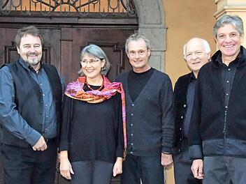 Edith Spanier-Zellmer sowie das Ensemble "Klez àmore" aus Würzburg präsentieren eine musikalisch-literarische Annäherung unter dem Motto "Und der Engel nickte". Foto: privat