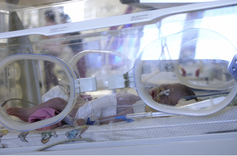 Würzburg: Kinderklinik wegen RS-Virus am Limit - "massive Welle" bei Säuglingen und Kleinkindern