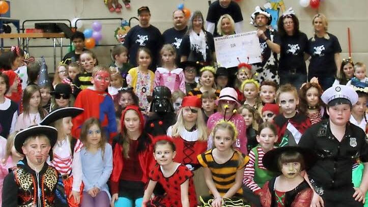900 Euro verteilte der TSV an den Kindergarten Münnerstadt und an die TSV-Abteilungen Kinderturnen und Kinder-Leichtathletik.