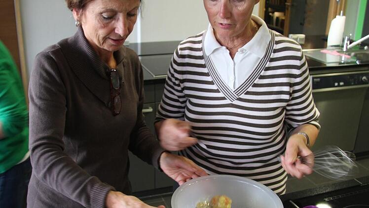 Johanna Braes und Christina Hübner haben den Bogen raus.