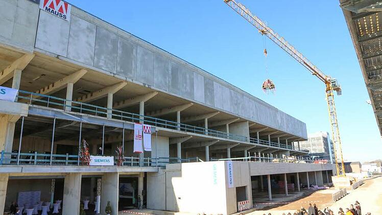 Richtfest für Siemens-Bürogebäude. Foto: Barbara Herbst