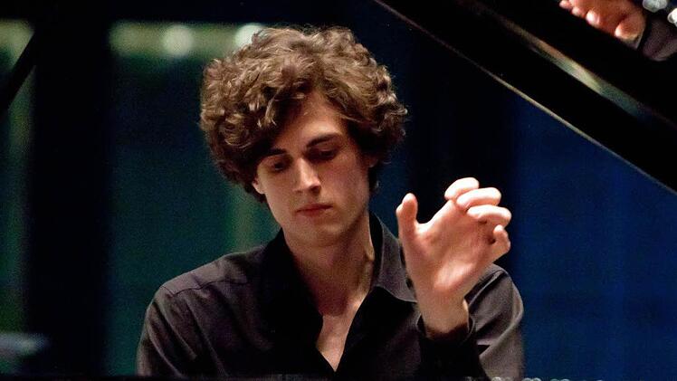 Leonhard Dering gastierte bei der Coburger "Gesellschaft der Musikfreunde".Foto: Jochen Berger
