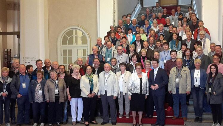 Besuch aus der Rhön hatten Landtagspräsidentin Barbara Stamm und der CSU-Abgeordnete Sandro Kirchner (beide Bildmitte vorn).  Foto: Rolf Pralle