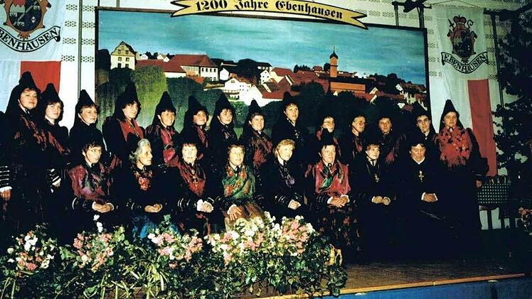 Die Trachtengruppe im Jubiläumsjahr 1988.