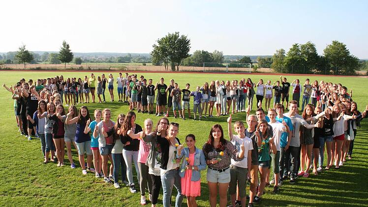 Die Höchstadter Realschüler haben durchgehalten. Sie suchten sich selbst ihre Einsatzstellen und bewiesen im Freiwilligen sozialen Jahr Verantwortung. Fotos: Evi Seeger
