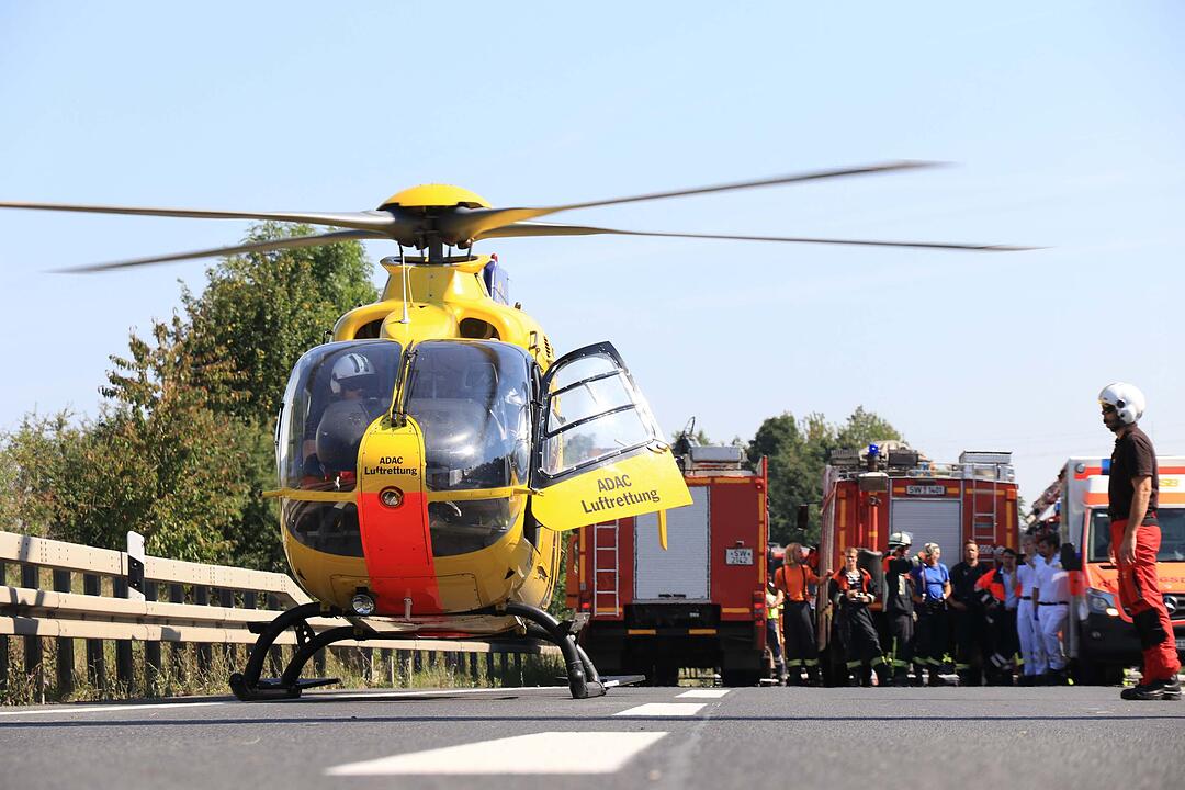 Lkw-Unfall bei Schweinfurt: Es geht um Leben und Tod - und die Rettungsgasse bleibt dicht
