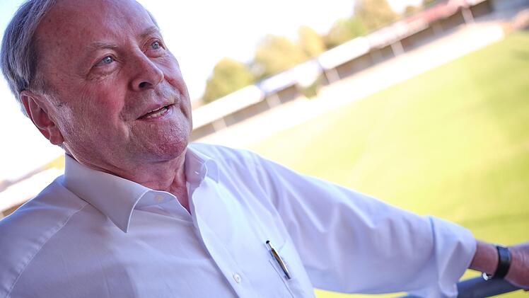 Bernd Legal schaut entspannt dem Ende seiner Präsidentschaft beim FC Lichtenfels entgegen. Foto: Tim Birkner