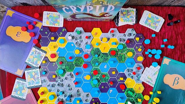 Cryptid im Test - ungewöhnliches Deduktionsspiel für Familien