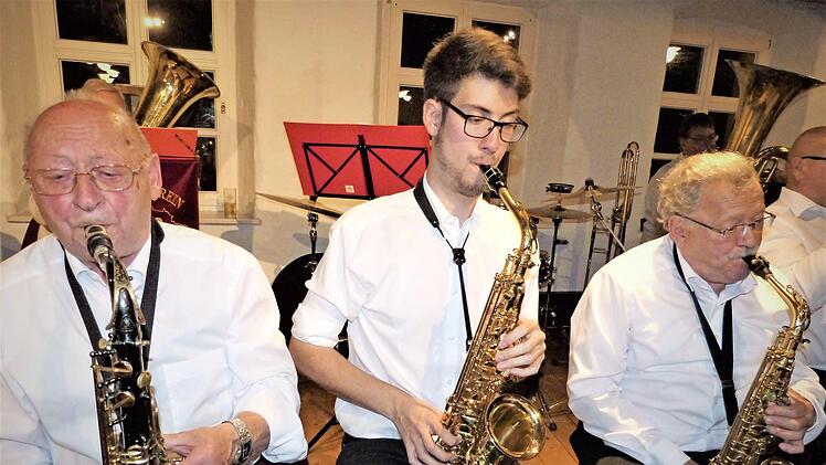 Sie bringen zusammen 186 Jahre Musikerleben zusammen: (von links) Oskar Walder, Maximilian Väth und Günther Brückner. Fotos: Werner Reißaus
