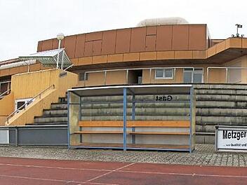 Die Münnerstädter Mehrzweckhalle soll generalsaniert werden, aber bisher tut sich nichts.  Foto: Archiv/Thomas Malz