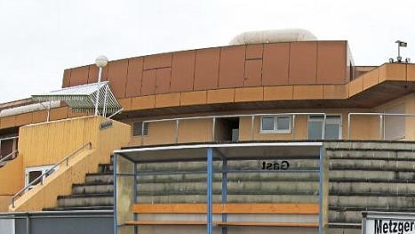 Die Münnerstädter Mehrzweckhalle soll generalsaniert werden, aber bisher tut sich nichts.  Foto: Archiv/Thomas Malz