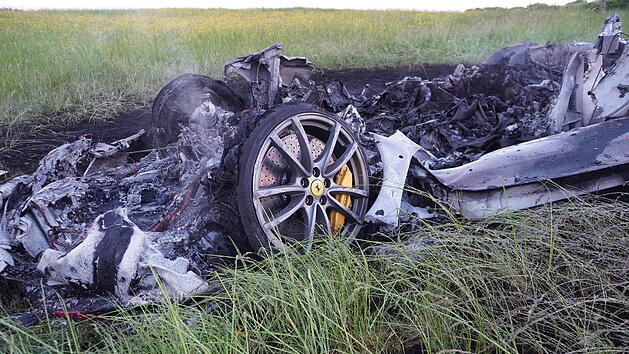 Unfall mit Sportwagen