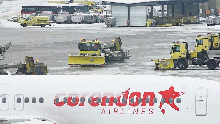 Nürnberg: Glatteis am Airport - Winterdienst hat zum Wochenstart viel zu tun
