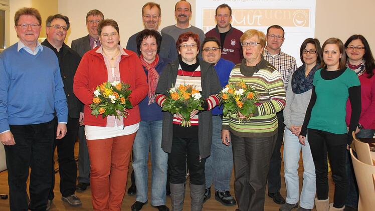 Das ehemalige Vorstandsteam und der neue Vorstand der Kolpingsfamilie Kronach Foto: Veronika Schadeck