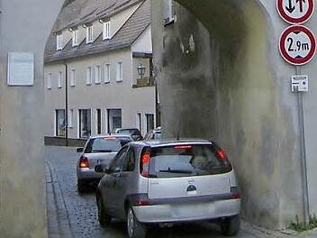 Die Durchfahrt durch das Hiltpoltsteiner Tor wird wohl zeitweise nicht mehr möglich sein. Foto: Petra Malbrich
