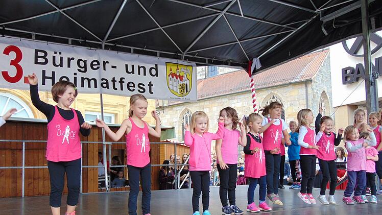 Die Kleinen lockten mit ihrem Schautanz