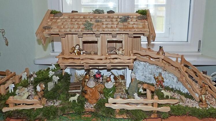 Eine der vier Exponate, die Bruno und Ingrid Tittel aus Großrehmühle in monatelanger Kleinarbeit mit viel Liebe und Geschick gebaut und gestaltet haben. Foto: Klaus-Peter Wulf