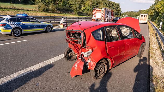 Kleinkind (2) bei Unfall auf A70 im Kreis Bamberg verletzt