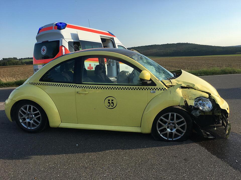 Unfall im Landkreis Weißenburg-Gunzenhausen: Biker übersieht Pkw