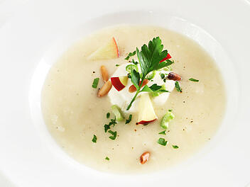 apfelsuppe-mit-sellerie.jpg