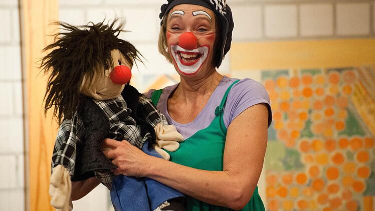Mit Handpuppe Michi. Foto: privat
