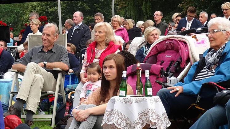 Impressionen vom Open-Air-Konzert im Coburger RosengartenFoto: Jochen Berger