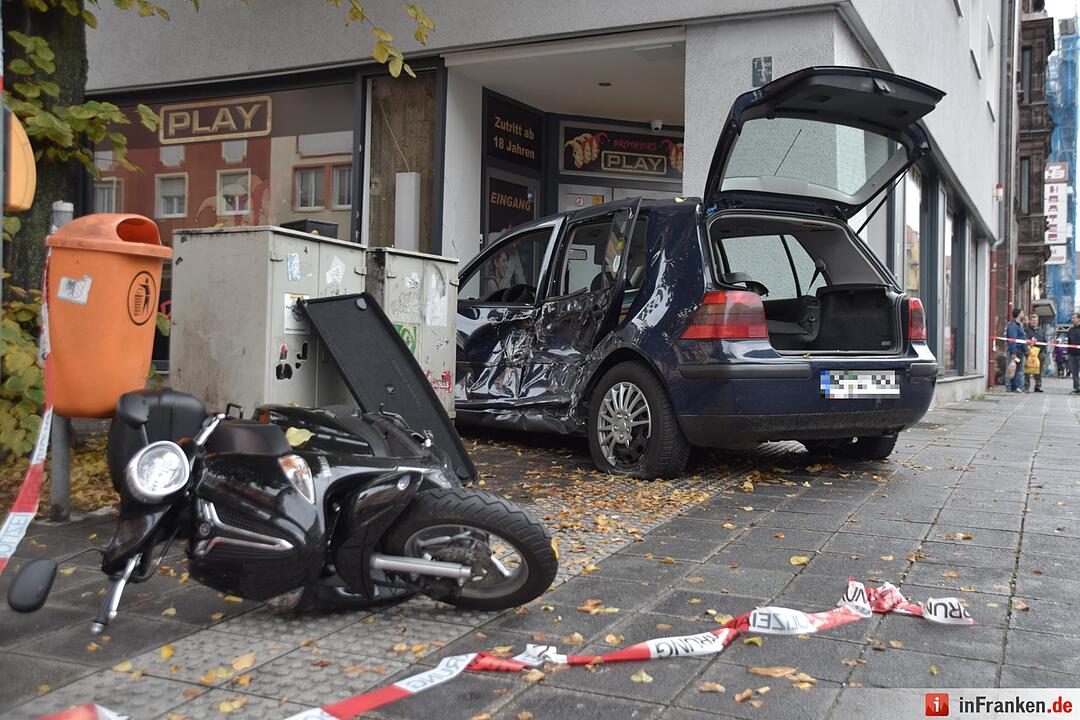 Nürnberg-Südstadt: Pkw rammt Straßenbahn