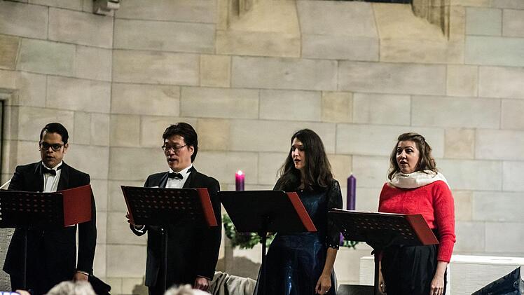 Vor zahlreichen Zuhörer in St. Augustin gestaltete das Coburg "Cosmopolitan Quintett" ein vielsprachiges Konzert zum Advent.Foto: Jochen Berger