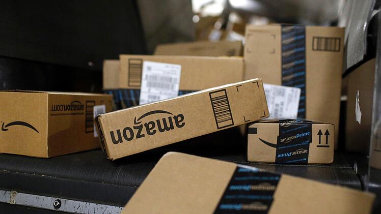 Sind die Angebote am Amazon Prime Day wirkliche Schnäppchen? Finden Sie es heraus, indem sie Preise vergleichen. Symbolfoto: Patrick Semansky/AP/dpa