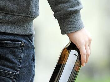 Attacke mit Bierflasche in Disco: 26-J&auml;hriger geht auf Security los