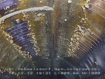 So sieht's im Inneren des Memmelsdorfer Brunnens aus. Durch die Schlitze oben tritt Oberflächenwasser ein.