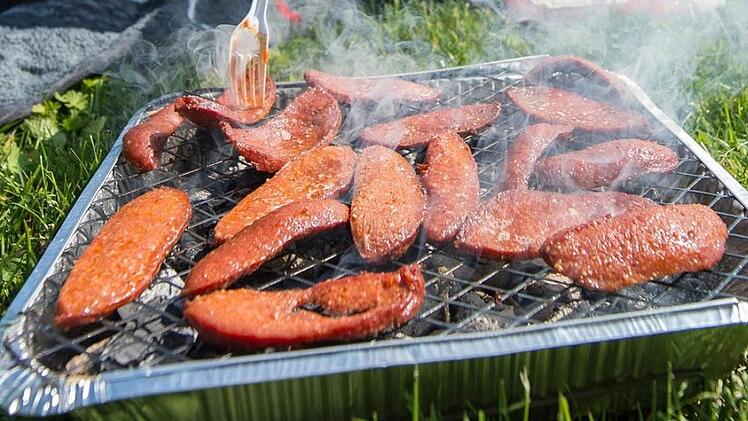 1,99 Euro f&uuml;r 600 Gramm Schweinnackensteaks: Dieses Angebot von Aldi S&uuml;d st&ouml;&szlig;t einem Facebook-Nutzer sauer auf. Sein Post an den Discounter wird tausendfach geteilt. Symbolfoto: dpa