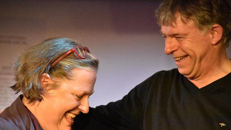 Auch Humor darf in der Kommunikation nicht fehlen: Marsha Cox und Rüdiger Baumann. Foto: Uschi Prawitz