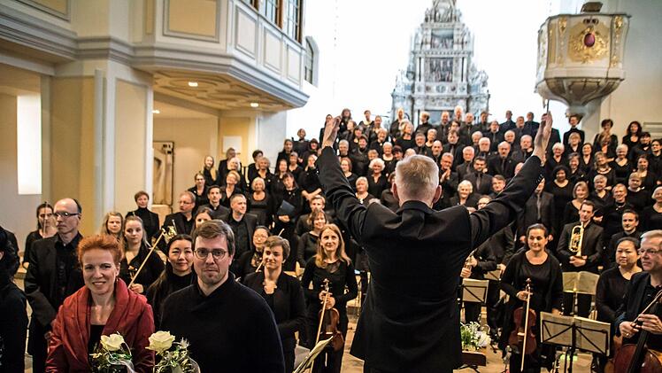 Großen Eindruck bei den zahlreichen Zuhörern in der Morizkirche hinterließ die Aufführung von Antonin Dvoráks "Stabat Mater" durch den Coburger Bachchor.Foto: Jochen Berger