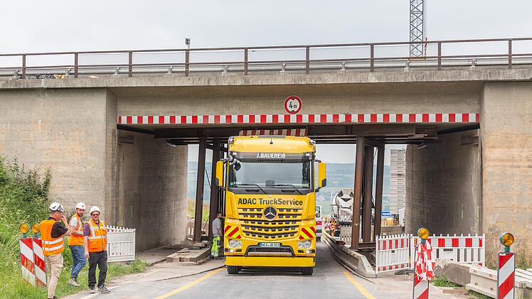 Br&uuml;cke von Schwertransport besch&auml;digt: A3 in Richtung N&uuml;rnberg gesperrt