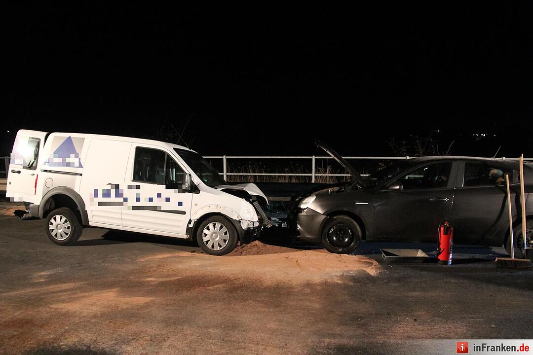 Sechs Verletzte nach Kollision auf der B470