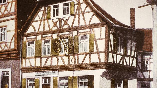 Am 1. April 1945 fiel das Gasthaus Schwarzer Adler samt Brauerei einem Bombenangriff der US-Amerikaner zum Opfer. Repro: Josef Willmann