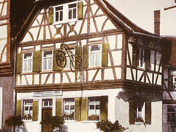 Am 1. April 1945 fiel das Gasthaus Schwarzer Adler samt Brauerei einem Bombenangriff der US-Amerikaner zum Opfer. Repro: Josef Willmann