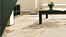 Großformatig, pflegeleicht, edel: Feinsteinzeug aus dem Altmühltal.  Foto: ssg-solnhofen.de