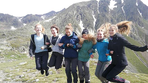 Alpenüberquerung: Faszination und Herausforderung - die Achtklässler  der Montessori-Schule Rhön/Saale haben es geschafft.  Bernhard Dünisch