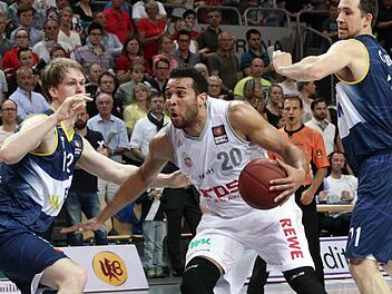 Bei einem Heimspiel der Brose Baskets wurde eine Flasche auf das Spielfeld geworfen. Foto: sportpress