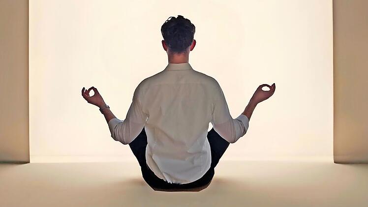 Bj&ouml;rn Diemel (Arthur Dering) auf dem Weg zu mehr Achtsamkeit.