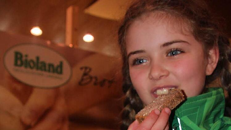 Ein gutes Brot ist lecker und gesund, das stellte Naima Bannert fest.